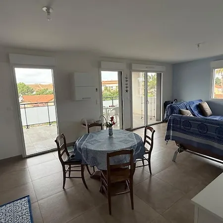 3 Pieces Climatise Avec Parking A Argeles-sur-mer - Fr-1-776-144 *